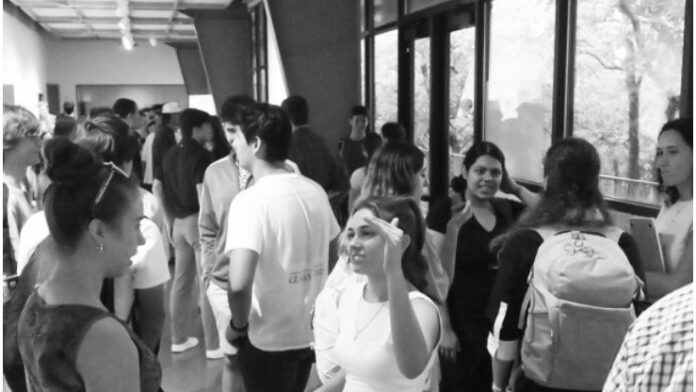 club-spotlight-afs-1-1 Students mingle and network at the Accounting and Finance Society's first event.